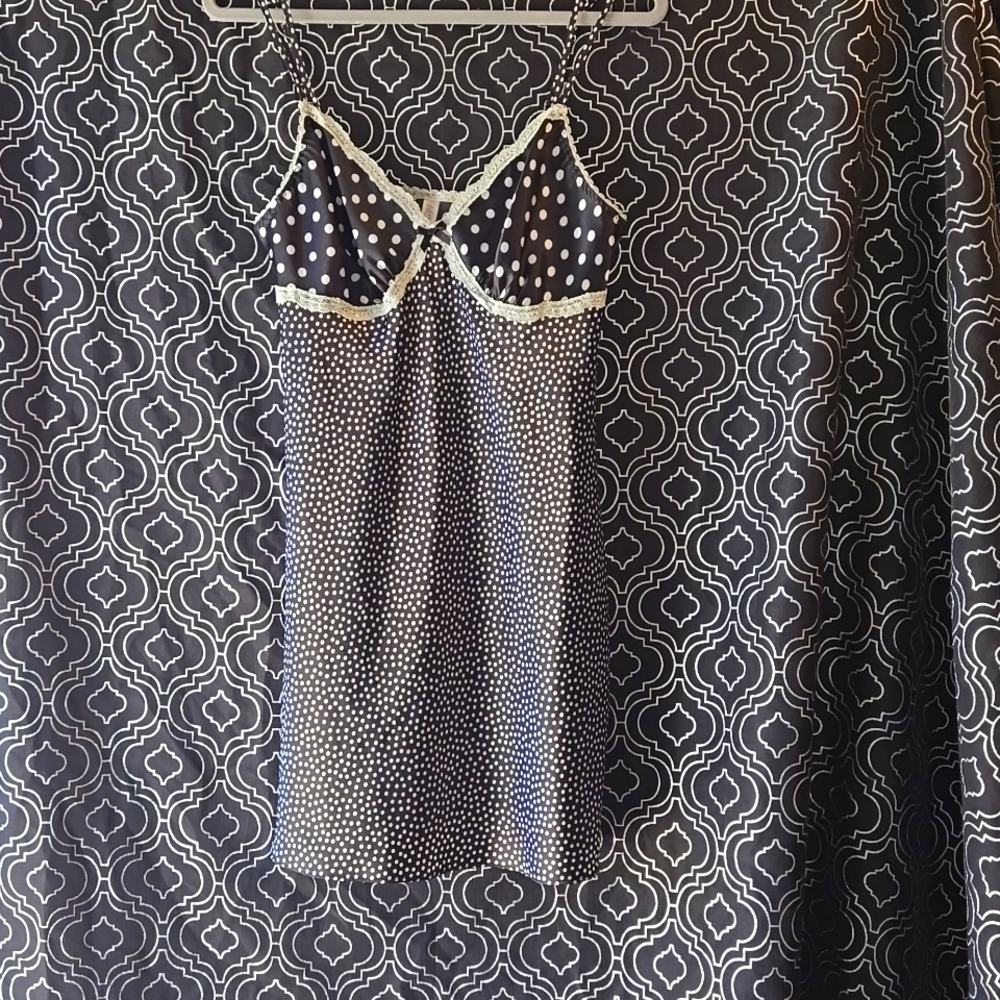 Black and White polka dot Gilligan & O'Malley SZ Medium Sleepwear. Cool & Comfy